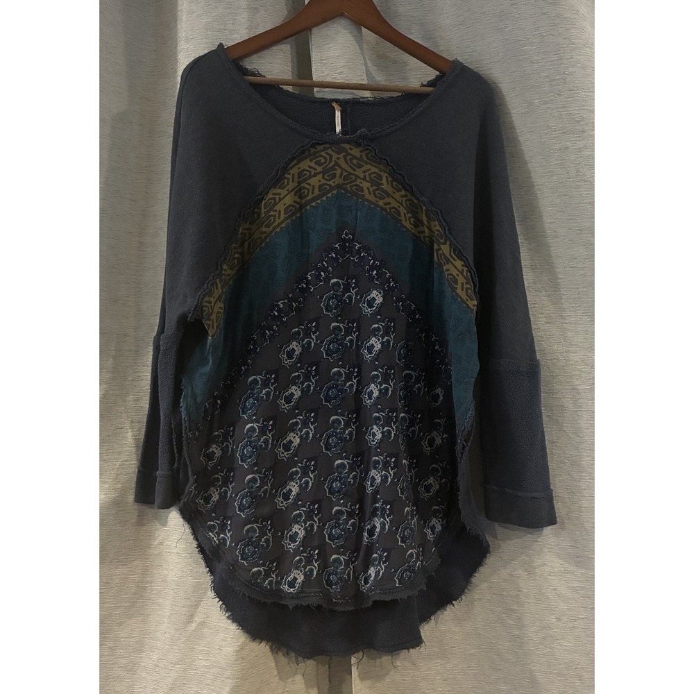 Free People Women’s Sweatshirt Size Medium Navy Blue Flower Print Terry Raw Hem